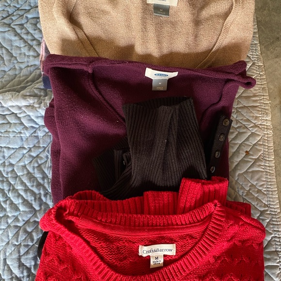 10 pcs. Assortment of Women’s size Medium long sleeve fleece and sweaters - Picture 2 of 13